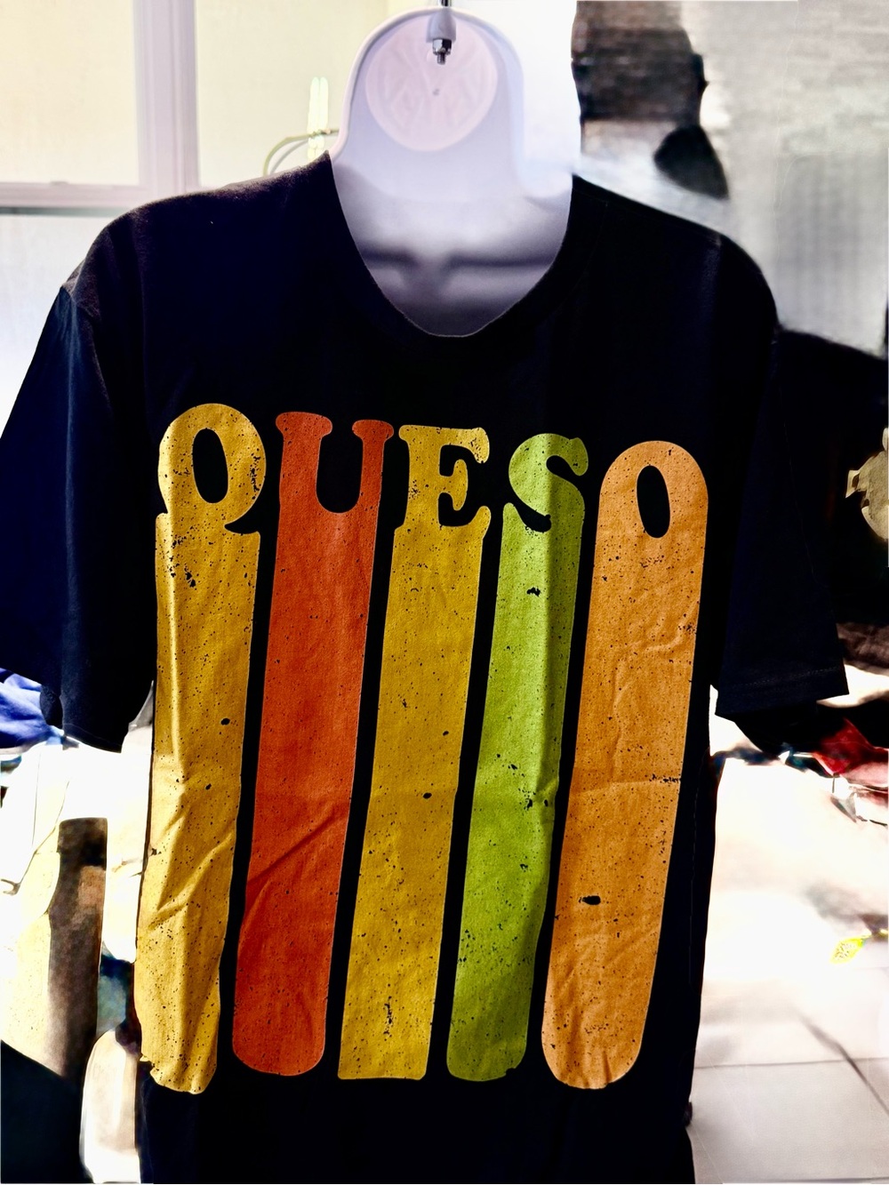 Queso men Tshirt L